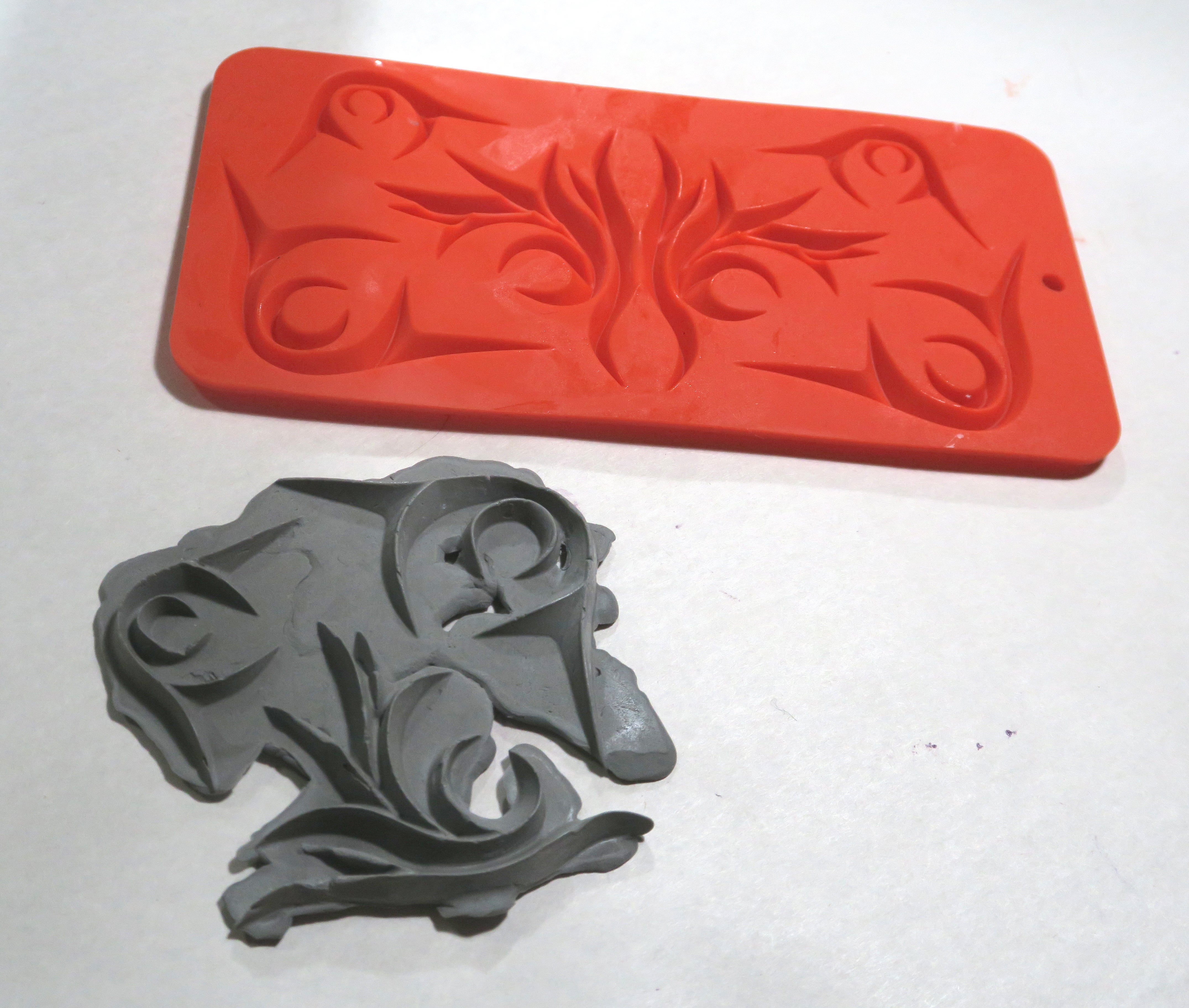 The Best Ways To Make Molds Using Hot Glue And Foam Clay Cosplay Central